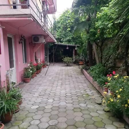 Guest House Saba Батуми Екстериор снимка