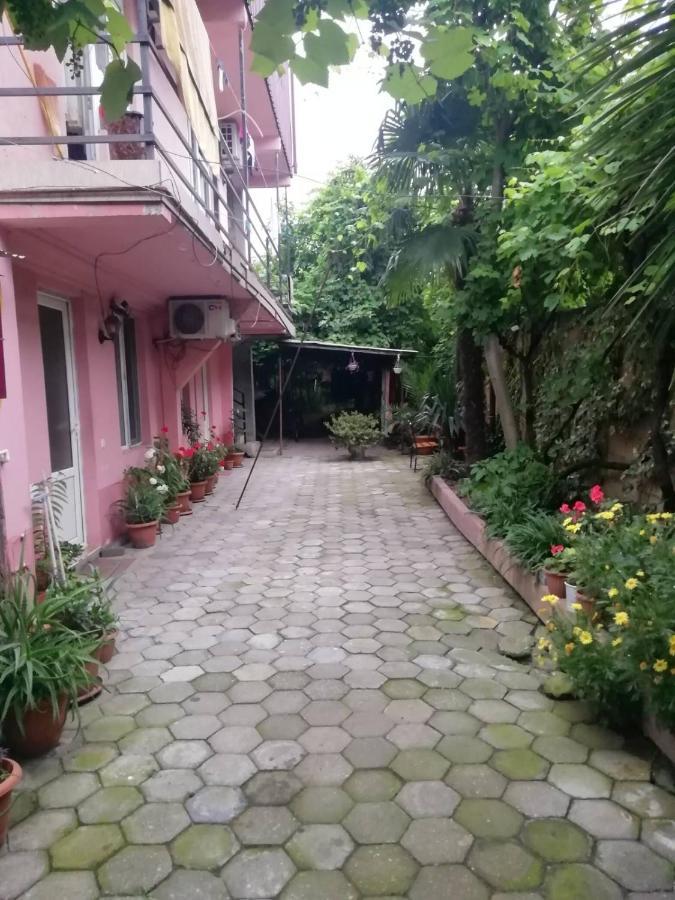 Guest House Saba Батуми Екстериор снимка