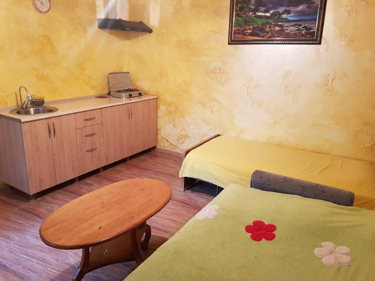 Guest House Saba Батуми Екстериор снимка