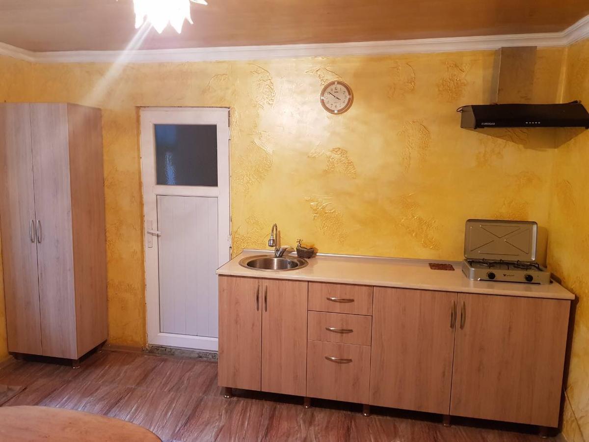 Guest House Saba Батуми Екстериор снимка