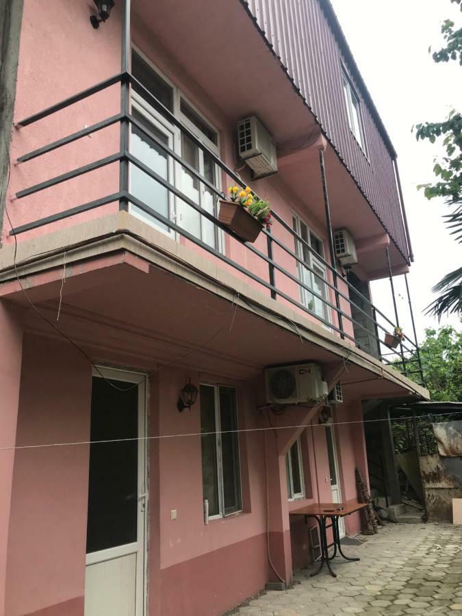 Guest House Saba Батуми Екстериор снимка
