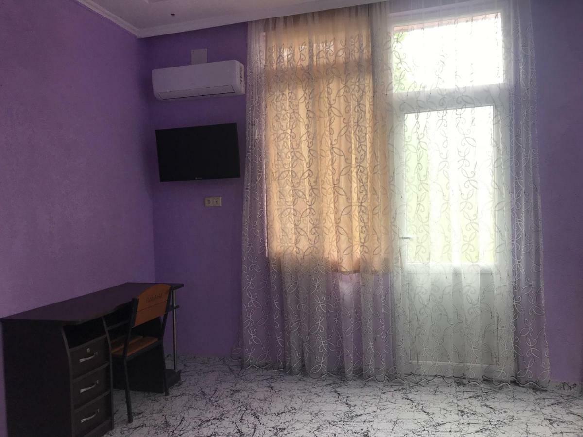 Guest House Saba Батуми Екстериор снимка