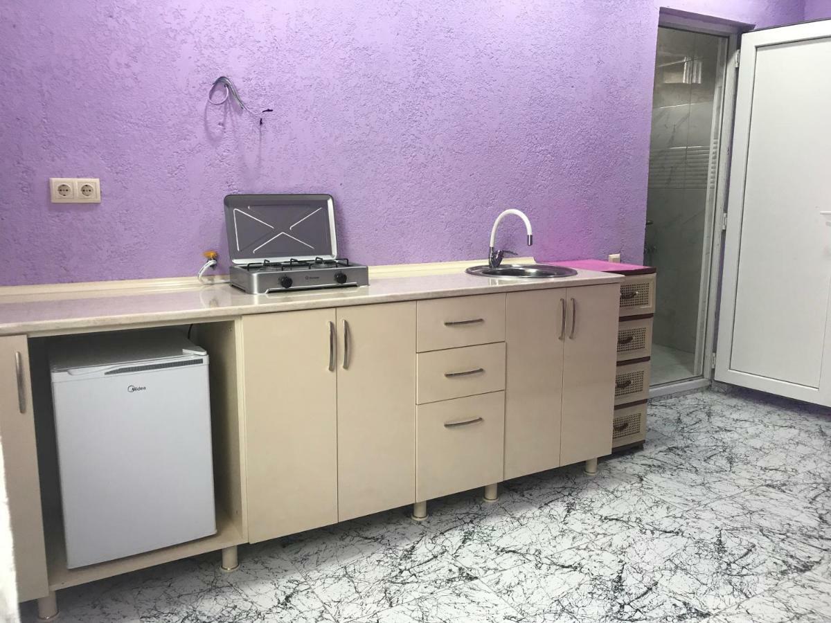 Guest House Saba Батуми Екстериор снимка